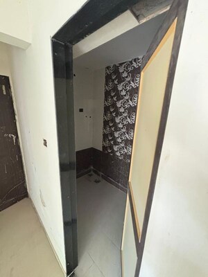 Bathroom in 1 BHK Apartment at Thane East – for Rent