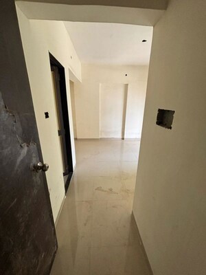 Room in 1 BHK Apartment at Thane East – for Rent