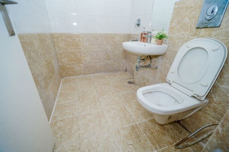 Bathroom, sam-palm-olympia 3 Bedroom 1457 Sq.Ft. Apartment In Sector 16c Greater Noida Greater Noida 10618068