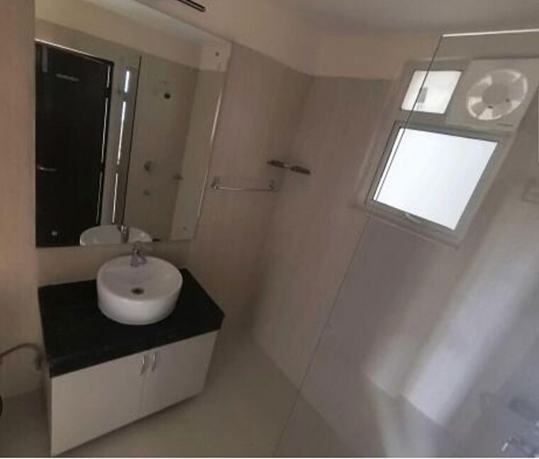 Bathroom, ansal-highland-park 3 Bedroom 1750 Sq.Ft. Apartment In Sector 103 Gurgaon 10618073