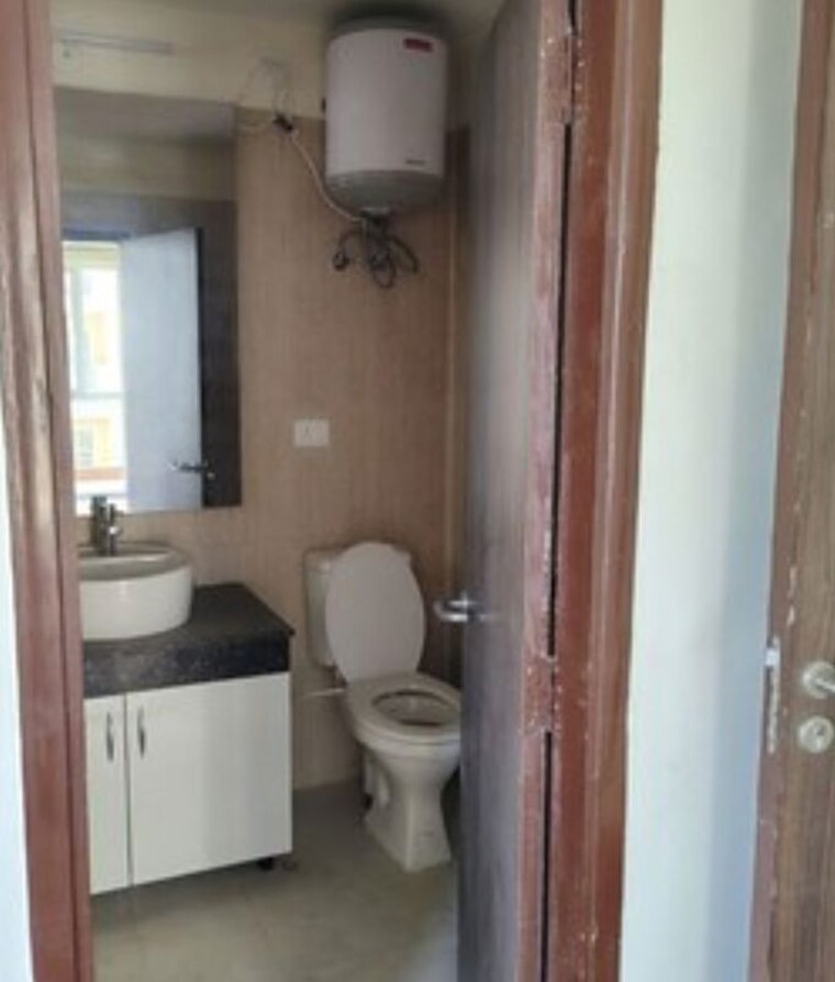 Bathroom, ansal-highland-park 3 Bedroom 1750 Sq.Ft. Apartment In Sector 103 Gurgaon 10618073