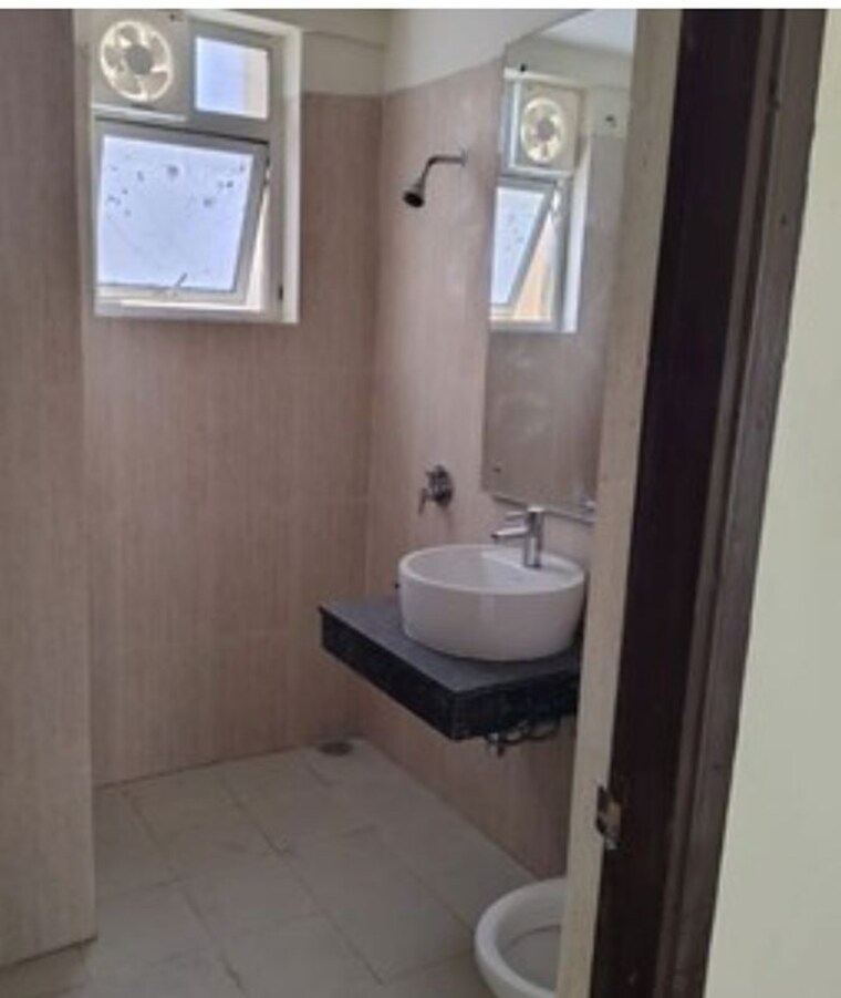 Bathroom, ansal-highland-park 3 Bedroom 1750 Sq.Ft. Apartment In Sector 103 Gurgaon 10618073