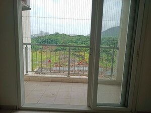 Room in 3 BHK Apartment at Godrej Emerald, Ghodbunder Road – for Rent