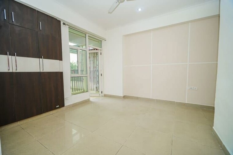 Room, gaur-city-2-16th-avenue 2.5 Bedroom 1205 Sq.Ft. Apartment In Sector 16c Greater Noida Greater Noida 10618111