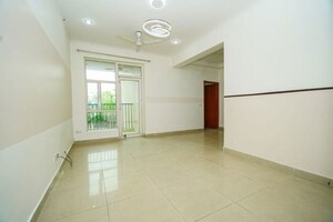 Room in 2.5 BHK Apartment at Gaur City 2 - 16th Avenue, Sector 16c Greater Noida – for Sale