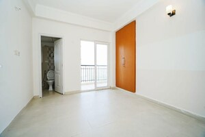 Room in 3 BHK Apartment at Trident Embassy, Sector 1 Greater Noida – for Sale