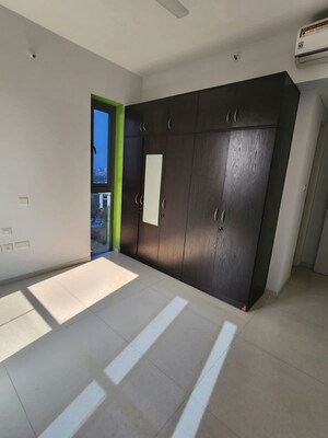 Room in 3 BHK Apartment at Rustomjee Seasons, Bandra East – for Rent