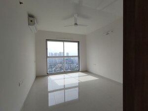 Room in 3 BHK Apartment at Runwal Nirvana, Parel – for Rent