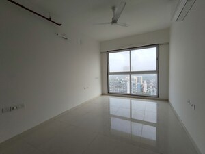 Room in 3 BHK Apartment at Runwal Nirvana, Parel – for Rent