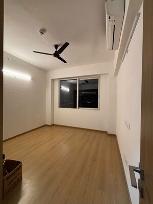 2 BHK Apartment For Rent in Godrej Woods, Sector 43