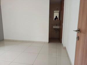 Room in 3 BHK Apartment at Godrej Emerald, Ghodbunder Road – for Rent