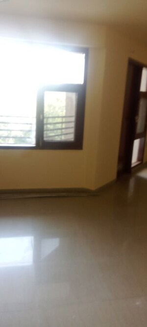 Room in 3.5 BHK Apartment at Apex Green, Sector 8 – for Sale