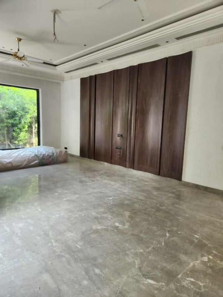 Room, dera village 6 Bedroom 2500 Sq.Yd. Independent House In Dera Village Delhi 10618154