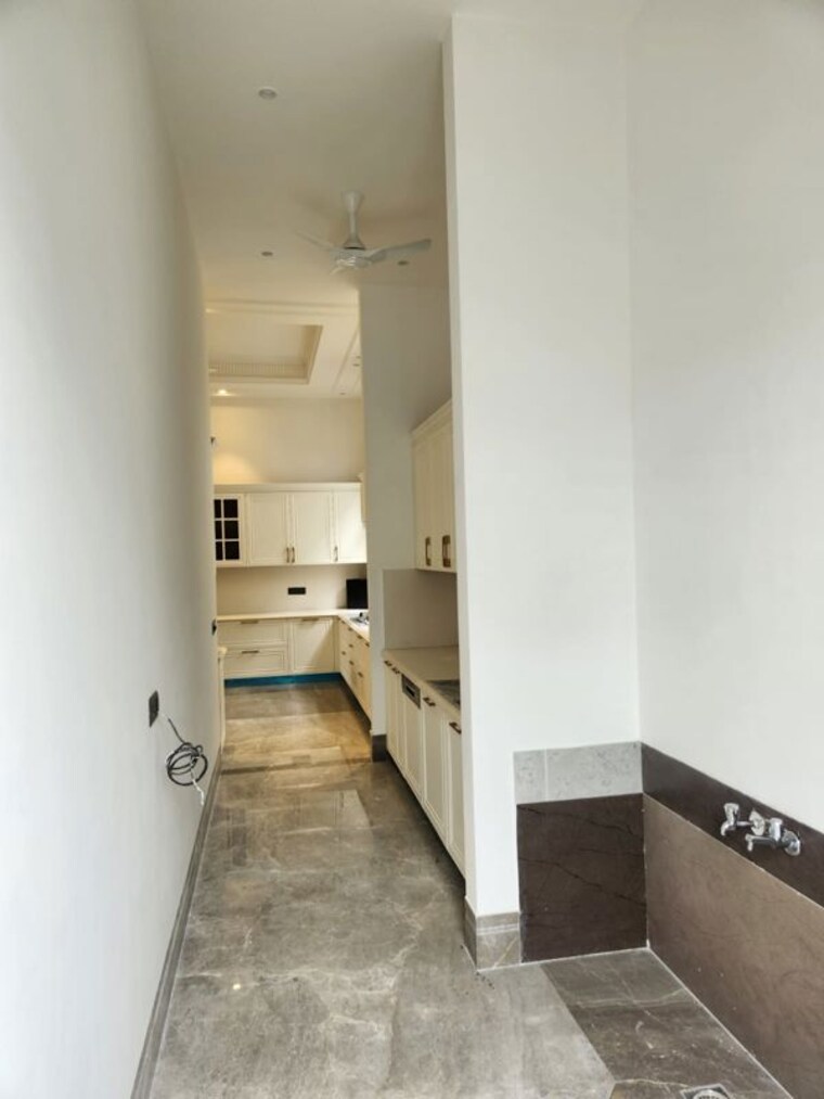 Bathroom, dera village 6 Bedroom 2500 Sq.Yd. Independent House In Dera Village Delhi 10618154