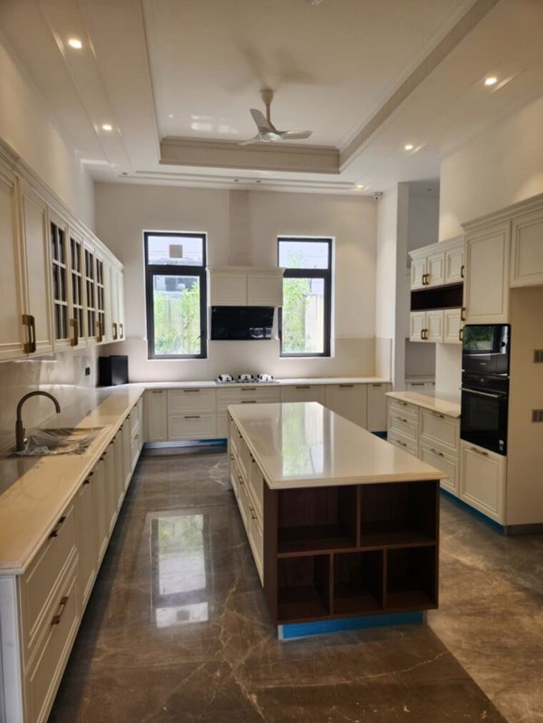 Kitchen, dera village 6 Bedroom 2500 Sq.Yd. Independent House In Dera Village Delhi 10618154