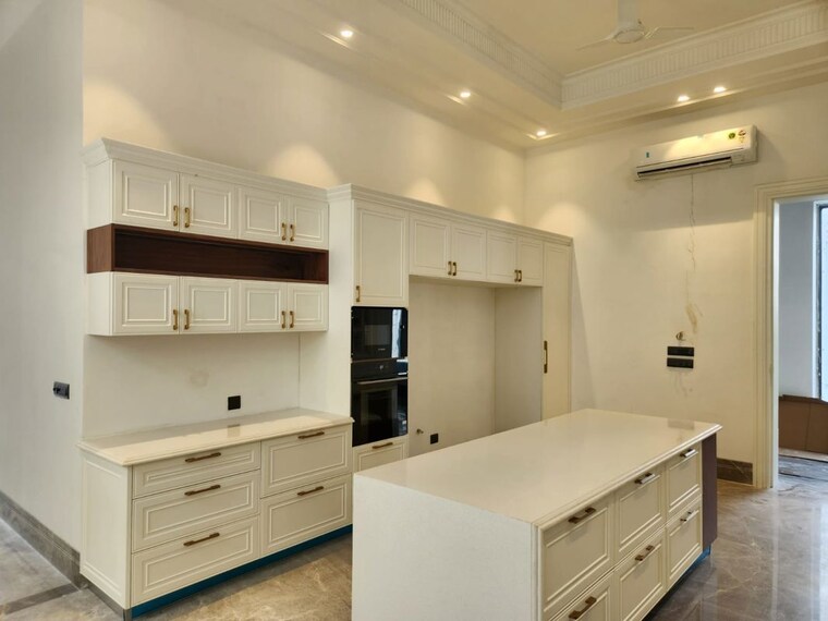 Kitchen, dera village 6 Bedroom 2500 Sq.Yd. Independent House In Dera Village Delhi 10618154