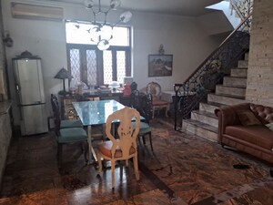 Gym in 4 BHK Villa at Sainik Farm – for Rent