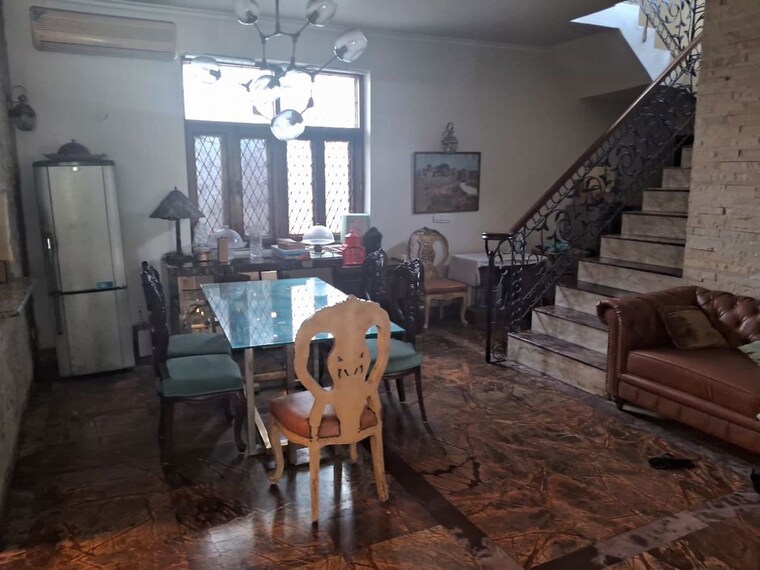 Gym, sainik farm 4 Bedroom 4500 Sq.Ft. Villa In Sainik Farm Delhi 10618153