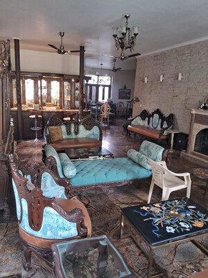 Gym in 4 BHK Villa at Sainik Farm – for Rent