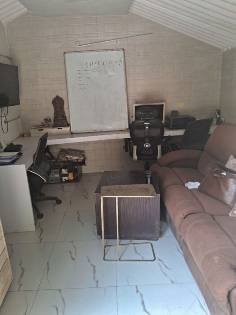 Team Area, sainik farm 4 Bedroom 4500 Sq.Ft. Villa In Sainik Farm Delhi 10618153