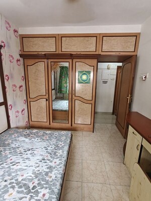 Room in 2 BHK Apartment at Spring Leaf 6 CHS, Kandivali East – for Rent