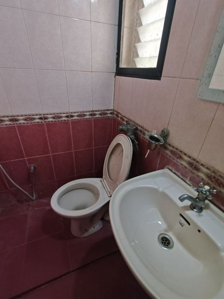 Bathroom, spring-leaf-6-chs 2 Bedroom 750 Sq.Ft. Apartment In Kandivali East Mumbai 10618161