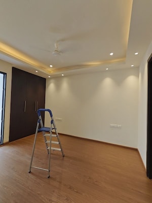 Furnished Amenities in 4 BHK Builder Floor at Sector 45 – for Rent