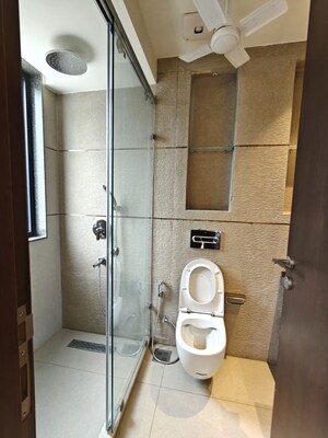 Bathroom in 4 BHK Builder Floor at Uday Arden 45, Sector 45 – for Rent