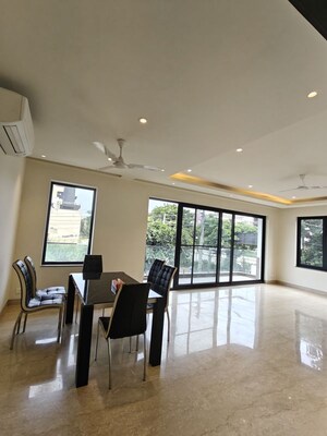 Team Area in 4 BHK Builder Floor at Uday Arden 45, Sector 45 – for Rent