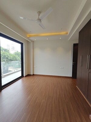 Room in 4 BHK Builder Floor at Uday Arden 45, Sector 45 – for Rent