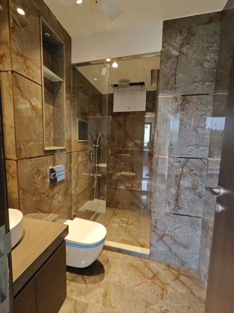 Bathroom, uday-arden-45 4 Bedroom 342 Sq.Yd. Builder Floor In Sector 45 Gurgaon 10618175