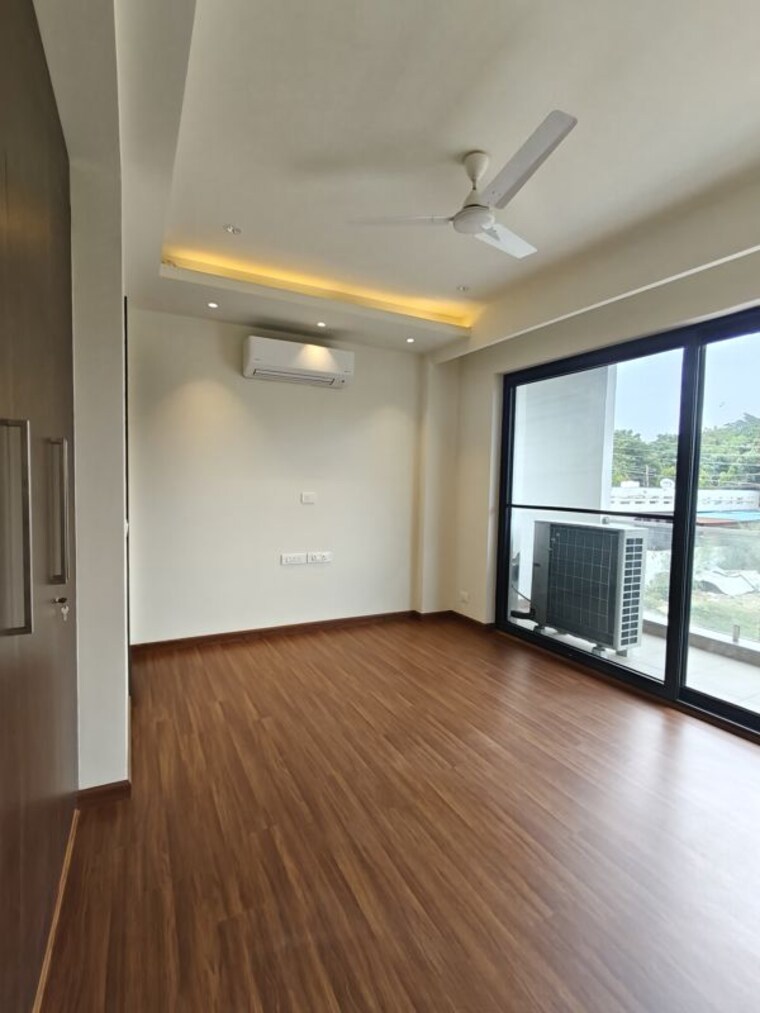 Room, uday-arden-45 4 Bedroom 342 Sq.Yd. Builder Floor In Sector 45 Gurgaon 10618175