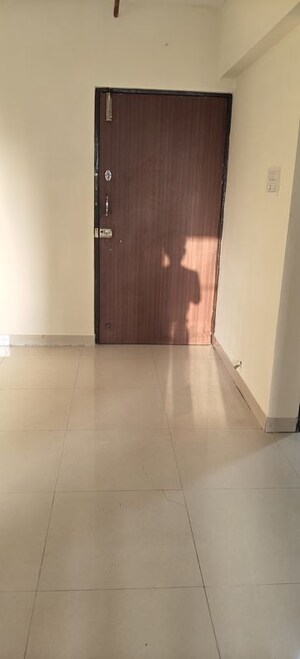 Room in 1 BHK Apartment at Sanghvi Evana, Worli – for Rent