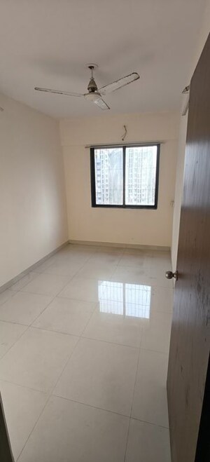 Room in 1 BHK Apartment at Sanghvi Evana, Worli – for Rent