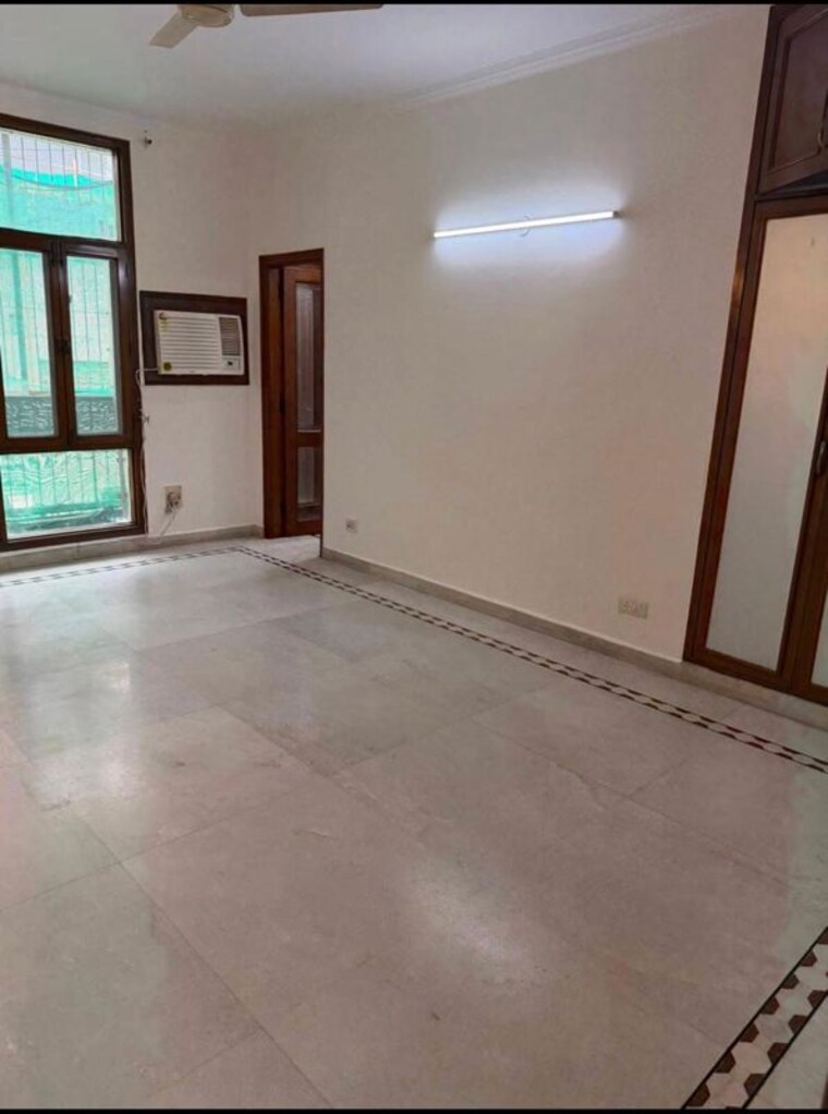 Room, pamposh enclave 3 Bedroom 2200 Sq.Ft. Builder Floor In Pamposh Enclave Delhi 10618187