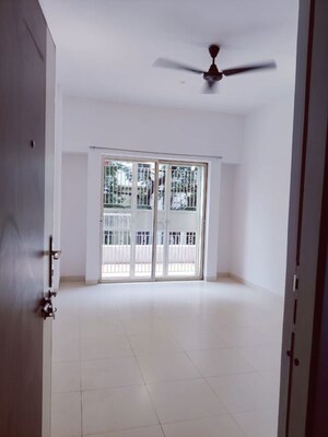 Room in 2 BHK Apartment at Magarpatta Grevillea, Hadapsar – for Rent