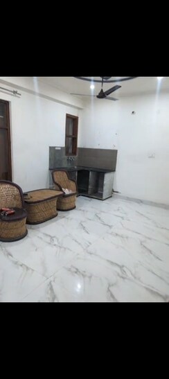 1 RkBuilder Floor For Rent in Sector 37 Greater Noida