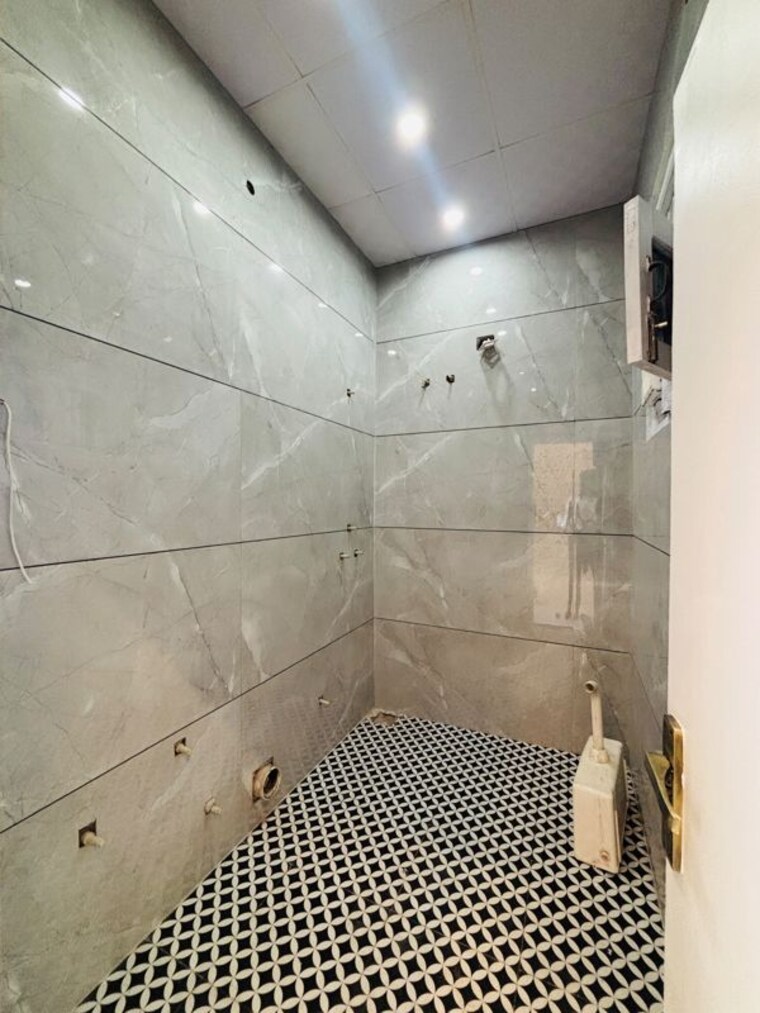 Bathroom, dhakoli 2 Bedroom 900 Sq.Ft. Apartment In Dhakoli Zirakpur 10618277