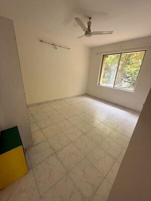 Room in 3 BHK Apartment at Magarpatta Sylvania, Hadapsar – for Rent