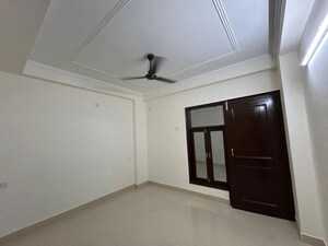 Room in 1 BHK Builder Floor at Saket – for Rent