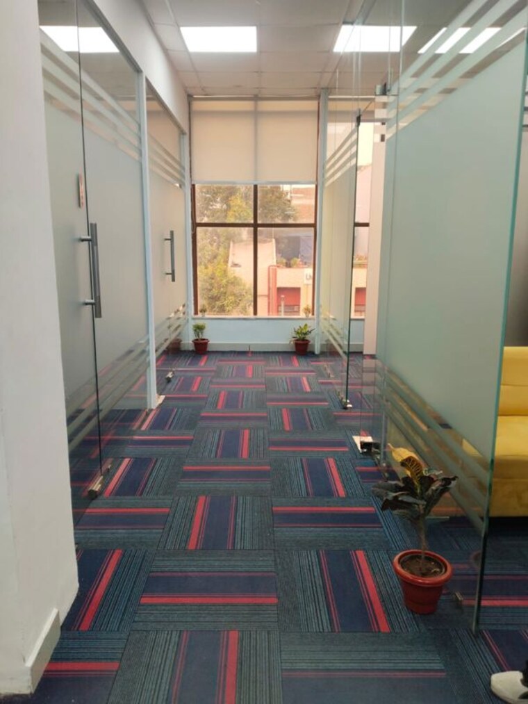 undefined, sector 16 Commercial Office Space in IT/SEZ 3500 Sq.Ft. In Sector 16 Noida 10618367