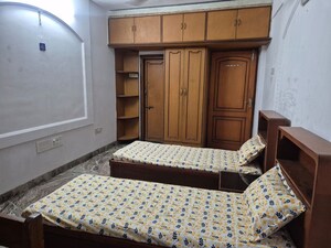 Bedroom in  Pg at Nahur – for Rent