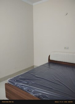 2 BHK + Extra Room Builder Floor For Rent in Sector 39