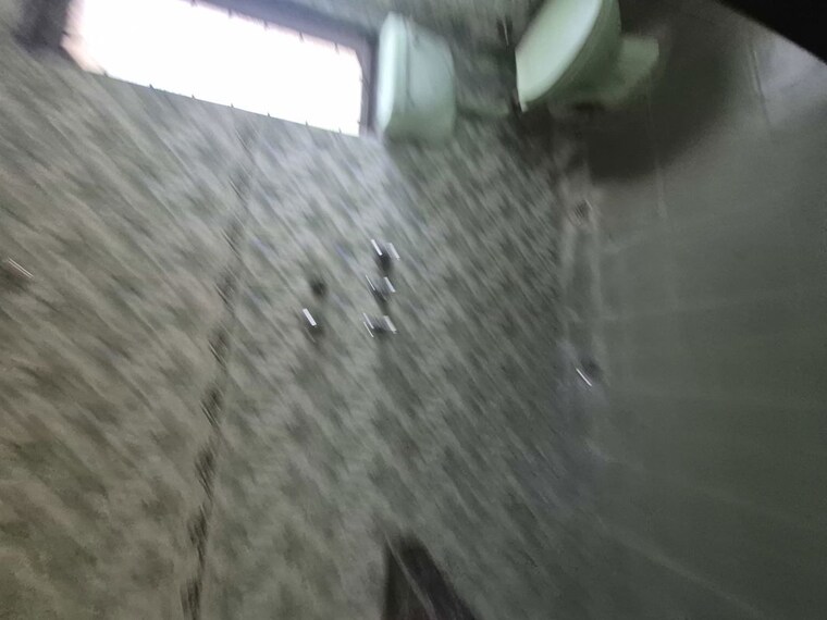 Bathroom, mayur vihar 2.5 Bedroom 850 Sq.Ft. Apartment In Mayur Vihar Delhi 10618430