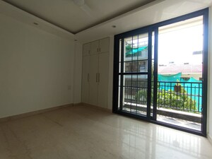 Room in 3 BHK Apartment at East Of Kailash – for Sale
