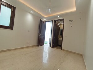 Room in 3 BHK Apartment at East Of Kailash – for Sale