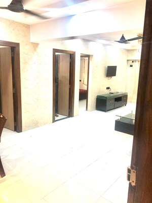 Room in 2 BHK Apartment at Mahim West – for Rent