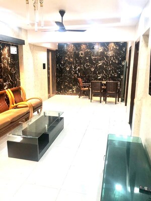 Team Area in 2 BHK Apartment at Mahim West – for Rent