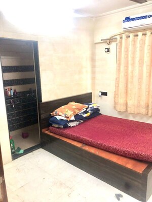 Bedroom in 2 BHK Apartment at Mahim West – for Rent