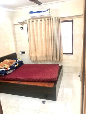 Bedroom in 2 BHK Apartment at Mahim West – for Rent